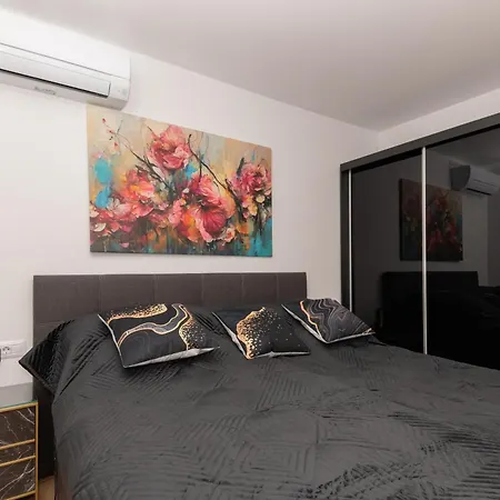 Liamare Μακάρσκα